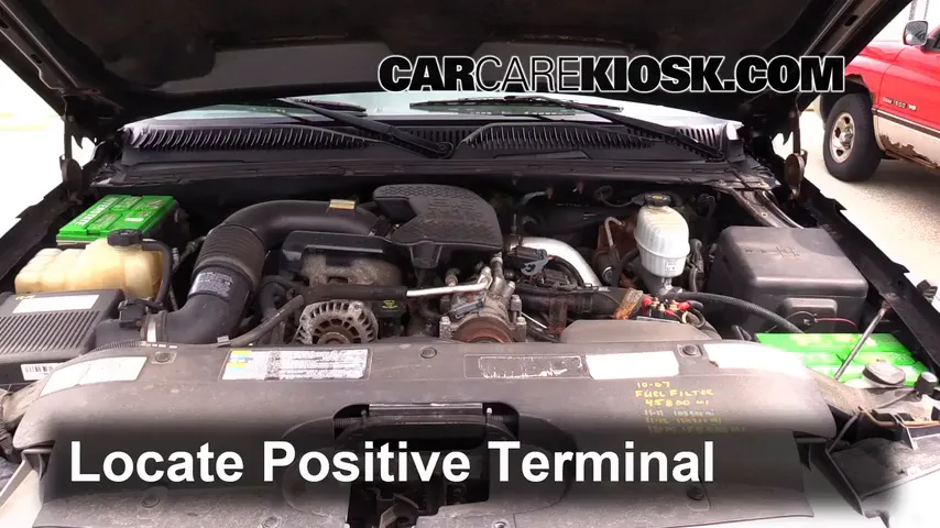 2005 Chevrolet Silverado 2500 HD 6.6L V8 Turbo Diesel Extended Cab Pickup (4 Door) Battery Jumpstart